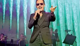 Marc Anthony rinde tributo a José José y Juan Gabriel
