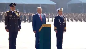 Encabeza AMLO última ceremonia del desfile cívico militar