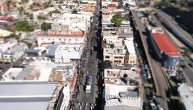 Disfrutan nogalenses del desfile de la Revolución