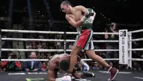 Lanza Benavídez desafío al Canelo