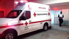 Resulta joven herido por navaja en riña