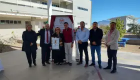 Homenajean como servidor de la educación al “Profe Godoy”