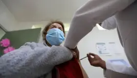 Afirma Salud que “Pirola” no representa alerta en incremento de casos