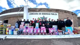Entrega Seguridad Pública juguetes navideños