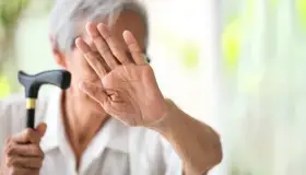 Agrede a mujer de 95 años su propio hijo