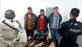 Aseguran armamento a tres hombres en Caborca