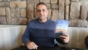 Promueve Sergio Sánchez retroalimentación de su libro