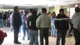 Autorizan 15% de descuento en revalidación de placas en línea