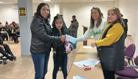 Entregan ‘Becas Terapias’ con recursos del Estado