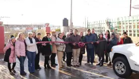 Entrega Alcalde obra y apoyos a familias por incendio