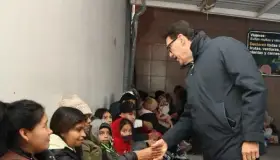 Encabeza alcalde el programa “Café, Pan y Abrigo”