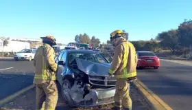 Se impacta tráiler contra dos vehículos