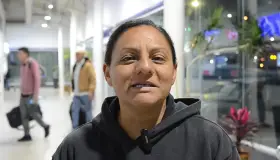 Mujer se aventura a Nogales para buscar a esposo desaparecido