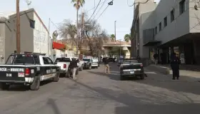 Comando armado irrumpe en hospital por atención médica