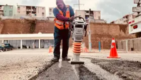 Bachean calles de Las Bellotas y Lomas del Sol