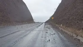 Presentan derrumbes carretera del periférico Oriente