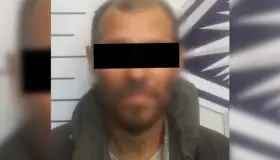 Detienen a persona con orden de aprehención