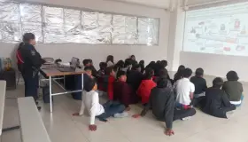 Previenen a estudiantes sobre delitos y conductas antisociales