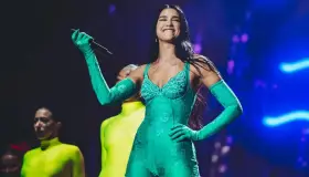 Dua Lipa estrena “Training Season” con video oficial