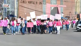 Participan nogalenses en la “Marcha por Nuestra Democracia”