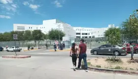 Agrede física y verbalmente guardia del IMSS; lo denuncian