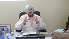 Expone médico graves consecuencias por limpieza de oídos con cotonetes