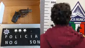 Detienen a menor de 15 años con un revolver