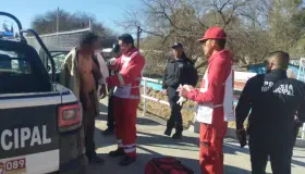 ‘Levantan’ y golpean a caminante; fue internado en el hospital