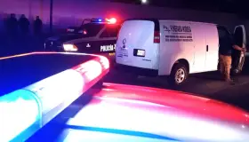 Encuentra mujer a su esposo sin vida; autoridades investigan causas