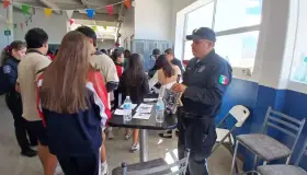 Tienen policías acercamiento con estudiantes del colegio Alfa