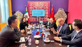 Sostiene gobernador reunión con empresa de energías limpias