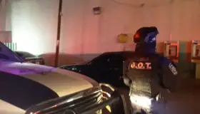 Auxilian a hombre en la calle; tenía múltiples fracturas