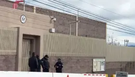 Entregan a pareja por presentar documentos falsos al tramitar visa