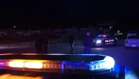 Dañan cortina metálica de expendio