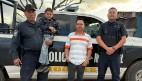 Rescatan policías municipales a menor extraviado en Mascareñas