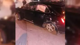 Detienen a conductor ebrio después de persecución y volcadura