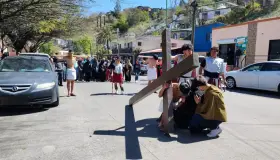 Recrean el tradicional Viacrucis por Semana Santa