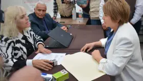 Se registra Lety Amparano por alcaldía de Nogales