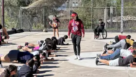 Imparte clínica Charisse Buruel