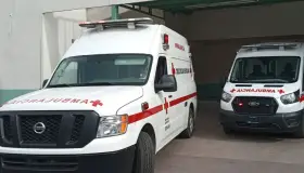 Golpean varios a mujer y la internan en hospital