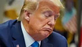 Empresa de Trump cae más de 10% tras enfrentar juicio