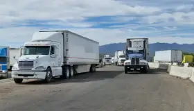 Fallas en la Aduana provoca crisis en transportistas