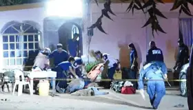 Asesinan a mujer en fiesta