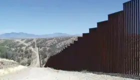 Un hecho construccióndel muro tras votación