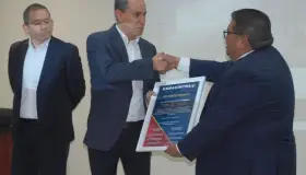 Ofrecen curso“Red Código”