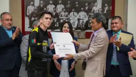 Reconoce Congreso aestudiantes destacados