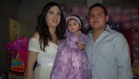 Sofia sopla su primera vela