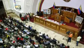 Asamblea venezolana quita &#039;fuero&#039; a Juan Guaidó