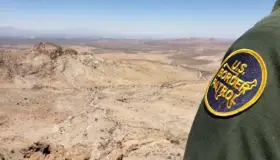 Licitan obras de construcción del muro