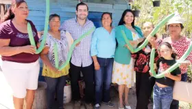 Entregan obra de electrificación